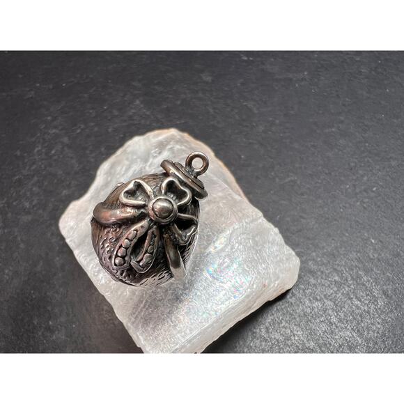 Vintage Sterling Silver MCM Hinged Egg Locket Charm Pendant Jewelry - Picture 2 of 16